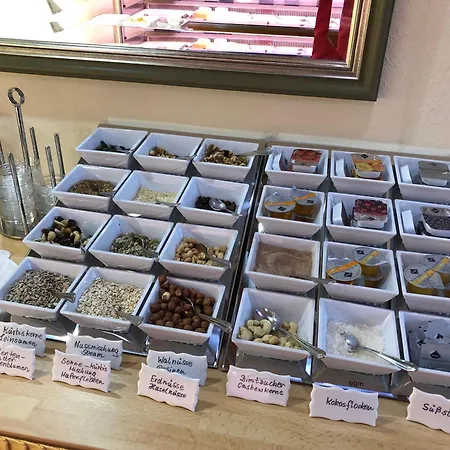 Alpenrose Gut Schlafen & Fruehstuecken 3*